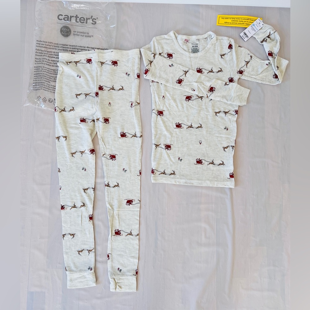 Kids Long Sleeve Pajama Set Cream with Red Sleigh Print size 10